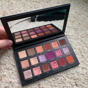Huda Beauty Desert Dusk Palette